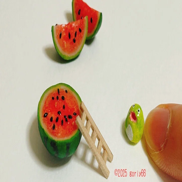 ミニチュア】スイカに登りたいカエル｜goriy66