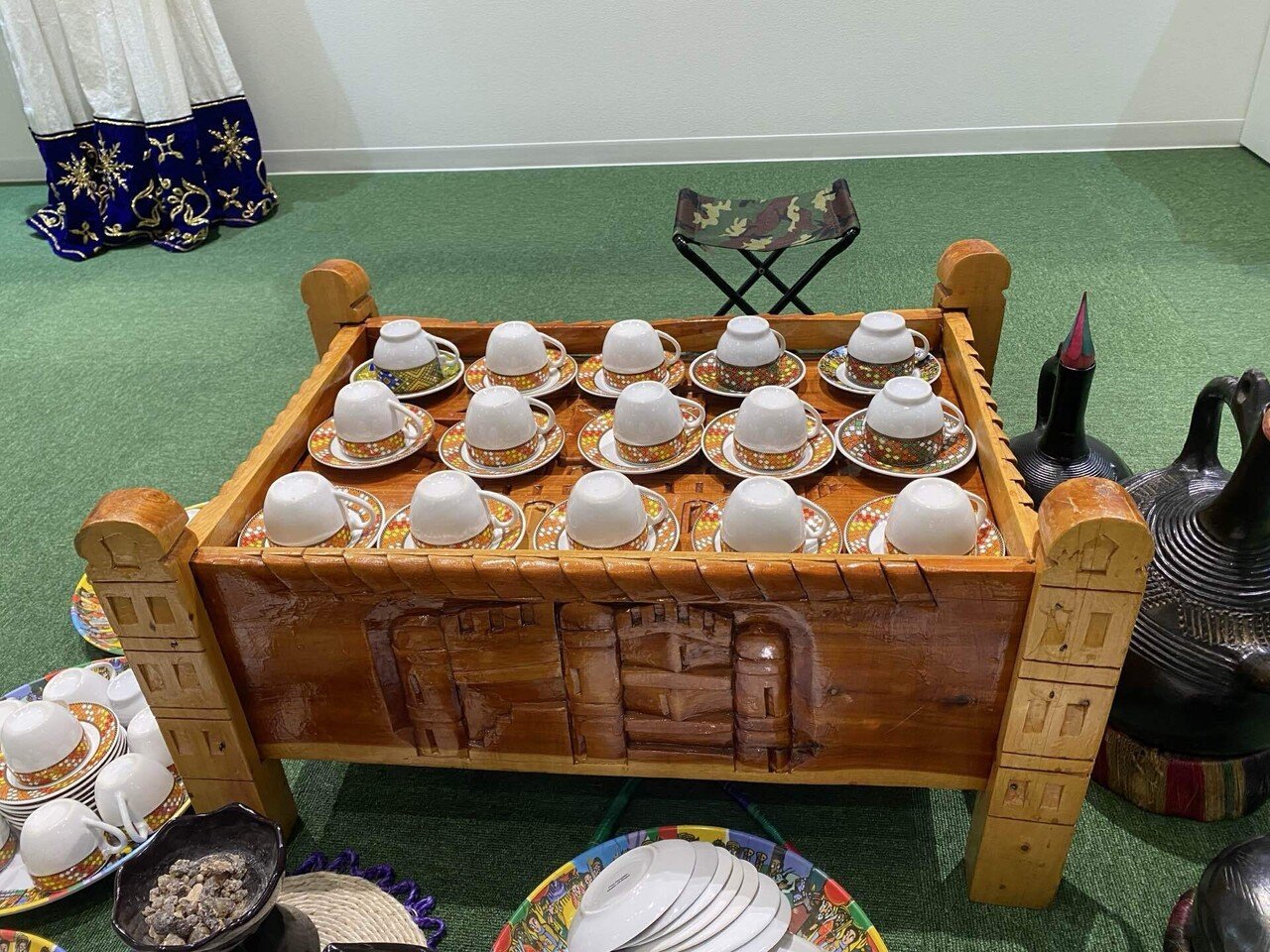 木製彫刻引き出し付き エチオピア 万博コモンズ 木製彫刻引き出し付き