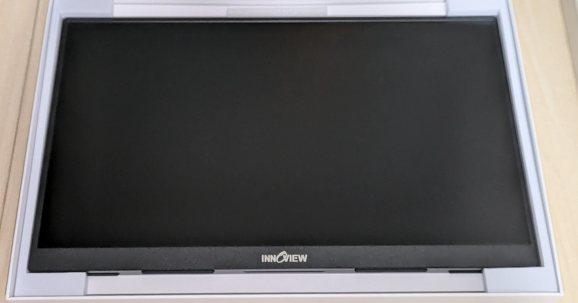 InnoView 18.5インチ モバイルモニターを買った|しあ InnoView 18.5インチ モバイルモニターを買った|しあ