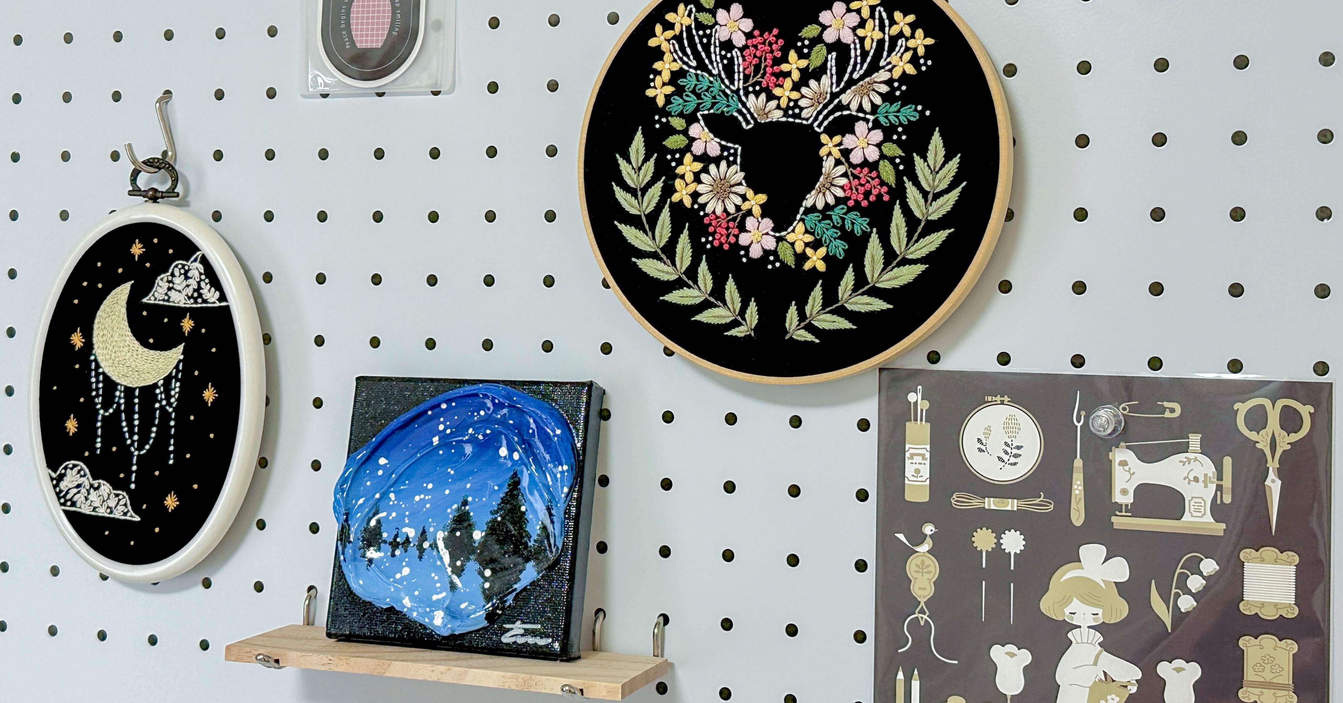 刺繍 壁飾り 壁】を買いました | 刺繍作品を飾る｜はなこまち/刺繍作家