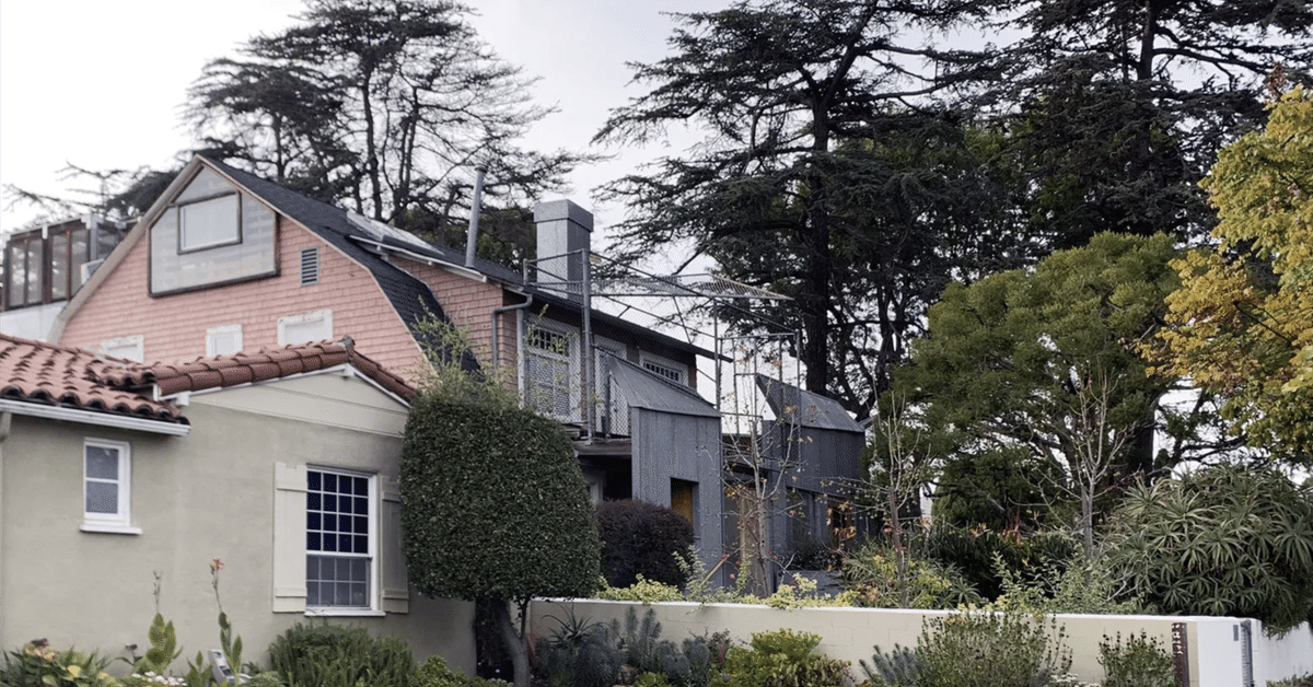 FRANK GEHRY THE HOUSES F・O・ゲーリーの住宅 Gehry Residence - Wikipedia