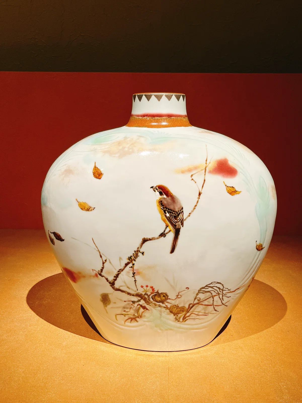 ともびdeバードウォッチング「鳥々 藤本能道の色絵磁器」菊池寛実記念