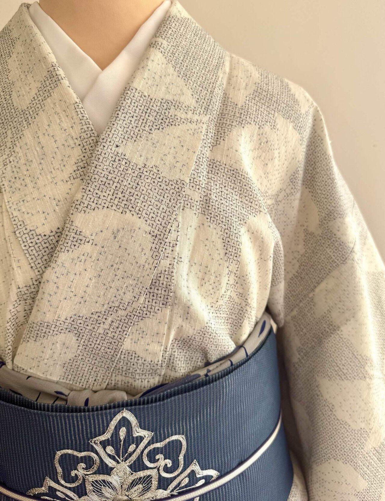 迎春祭７０%オフ❤️憧れの結城紬❤️着物と帯セット❤️美品 蝶々の夏結城紬｜夢吉きもの
