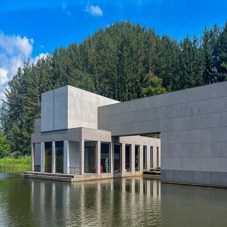 土門拳記念館(設計：谷口吉生)」を歩く｜木村寧生/株式会社hyappo