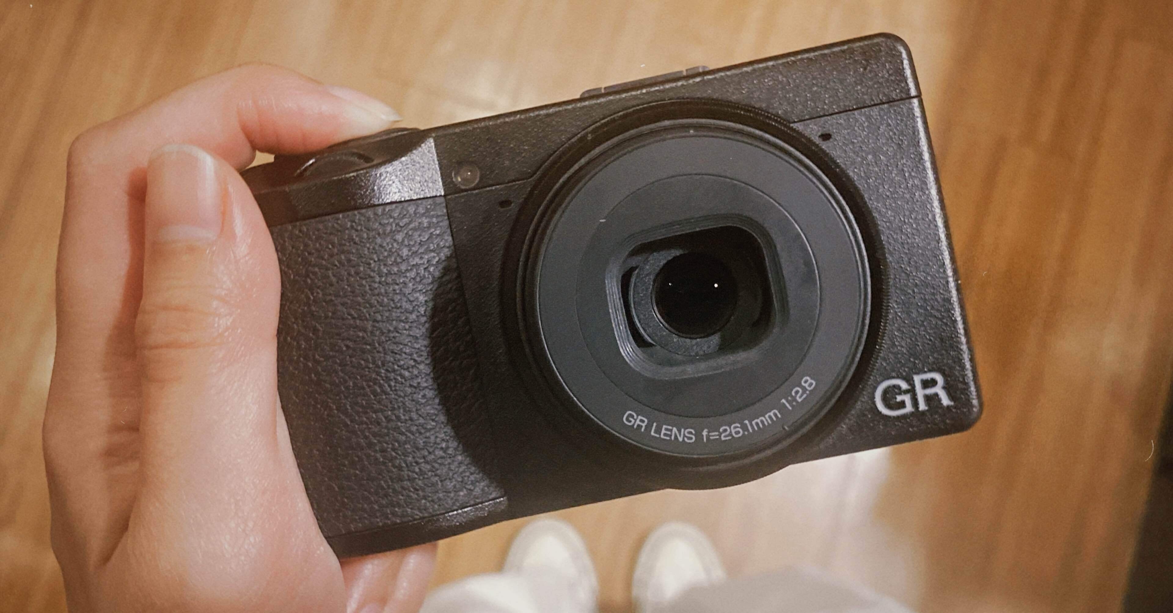 祖父が使っていたカメラ 祖父の通夜のよる、カメラを買うと決めた｜3行日記｜徳山チカ｜編集者