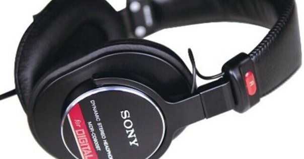 ソニーのロングセラーモニターヘッドホン「MDR-CD900ST