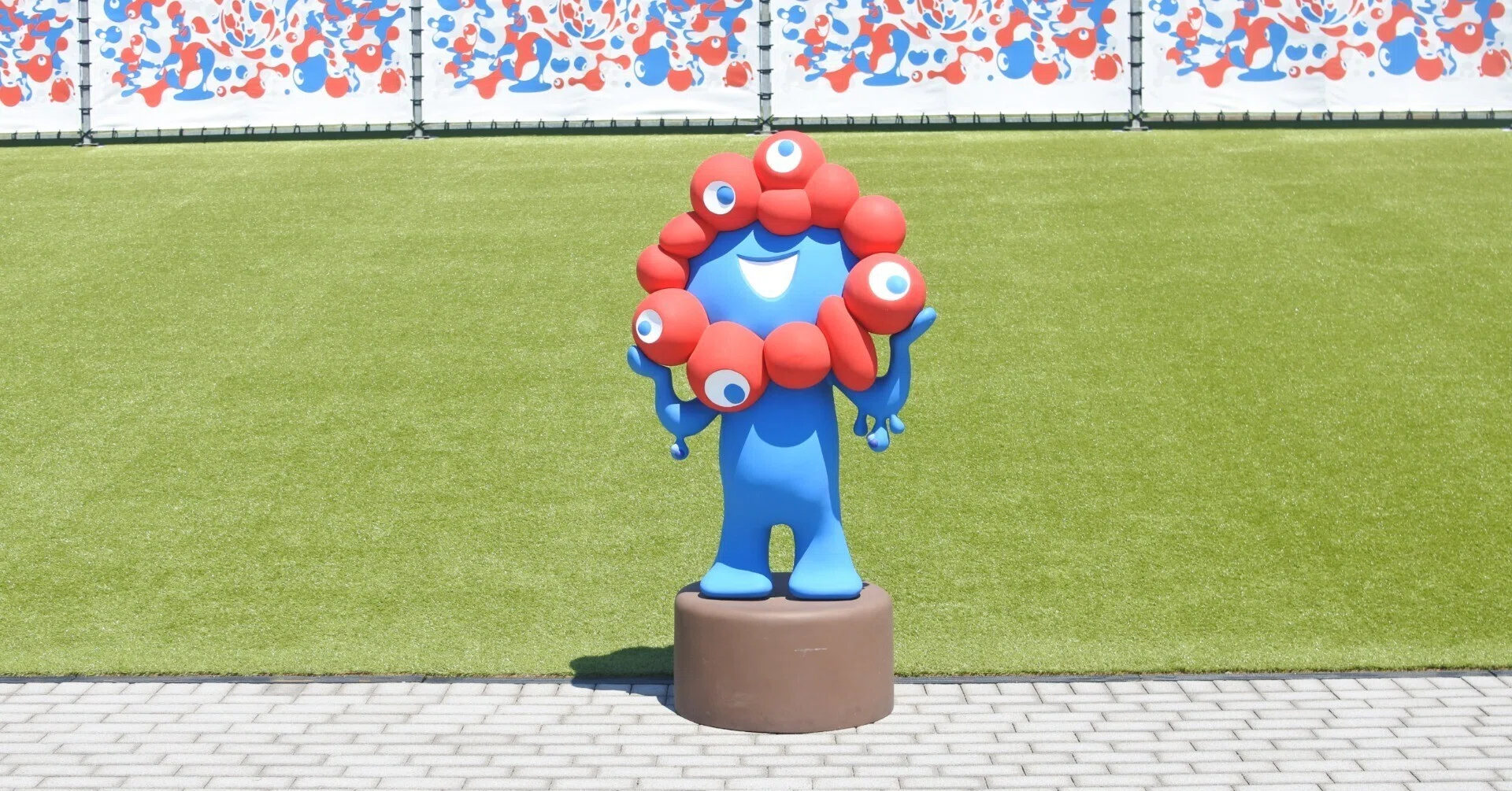 ミャクミャクさまに会うためだけに万博行ったらミャクミャクさまが神