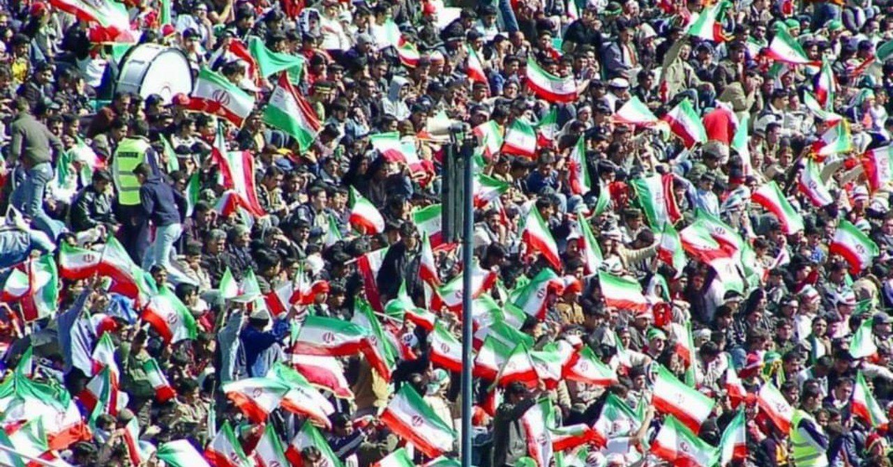 イランの10万人スタジアム Estrella エストレヤ Note