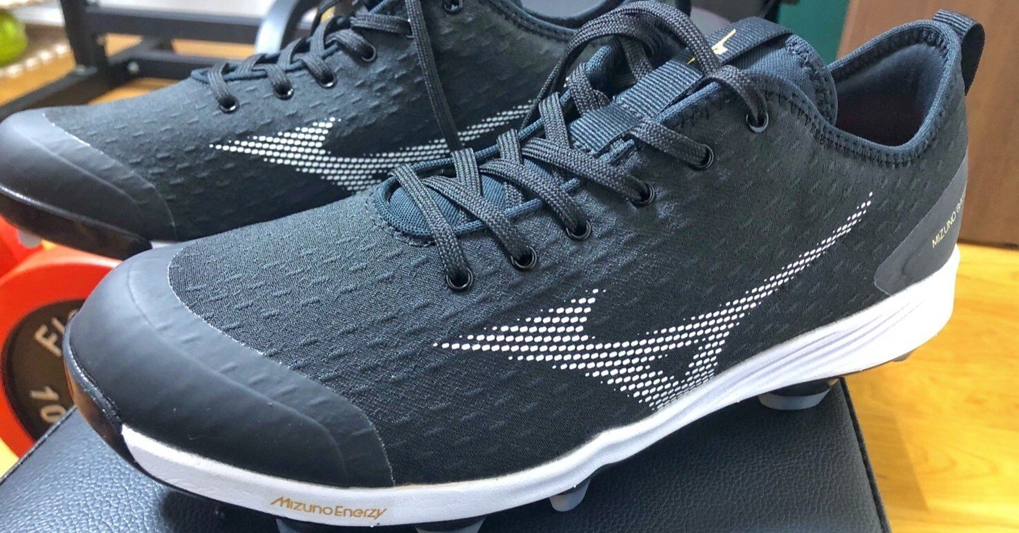 新しいスパイク｜草野球野郎のケヴィン町田