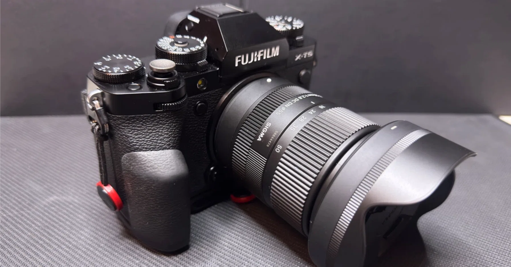 I bought an X-T5 and a Sigma XF 18-50mm f/2.8 and used them for a
