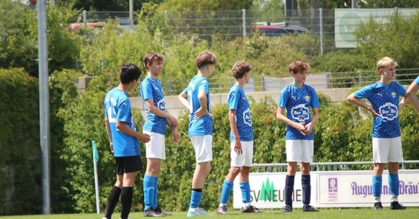 ドイツサッカー教本（ドイツ語） 施設・ピッチ編】ドイツ語サッカー用語集 - ドイツサッカー留学