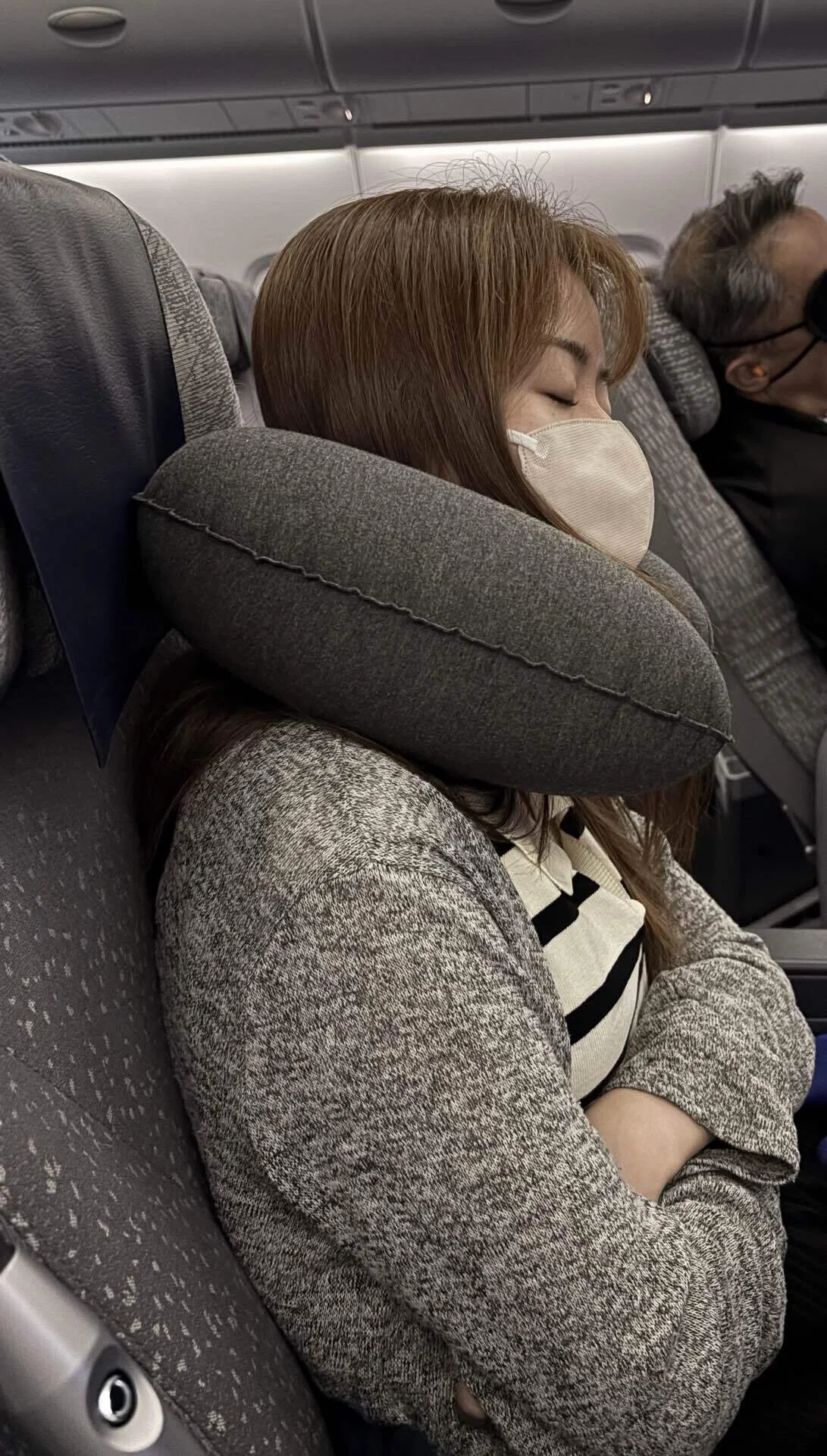 旅好きが本気でレビュー】ネックピローを旅行で使ってみた✈️｜risu