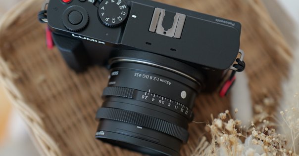 LUMIX G100 標準レンズ➕単焦点レンズ LUMIX G100 標準レンズ➕単焦点レンズ（レンズ交換でここまで