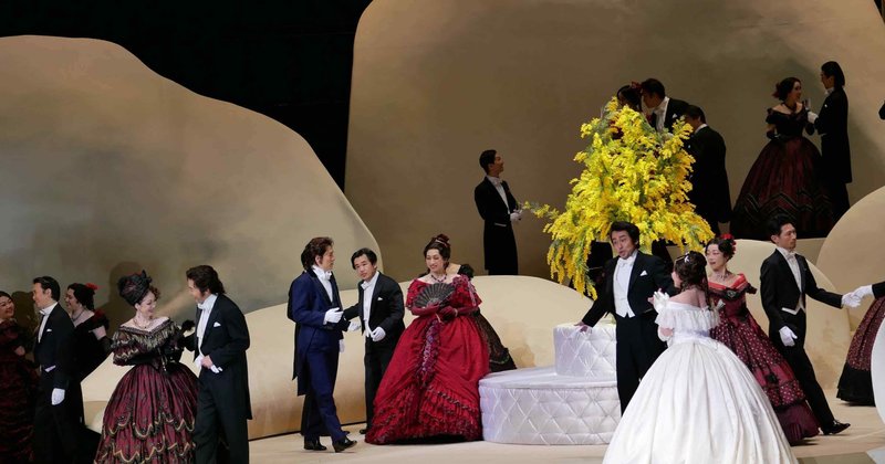2020年2月東京二期会オペラ劇場ヴェルディ「椿姫」サグリパンティ指揮、原田諒演出