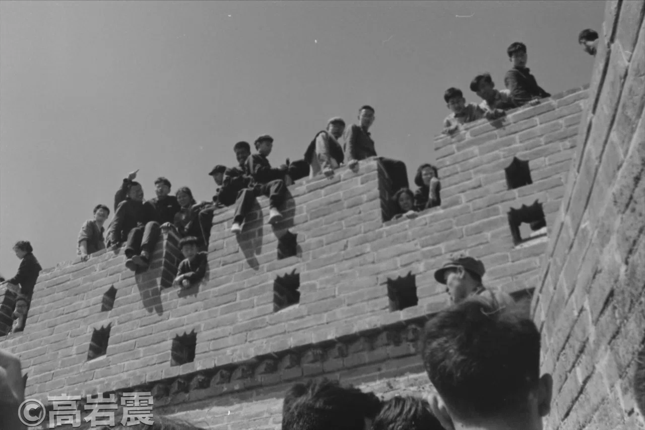 97歳の祖父が撮った、文革直前・中国 1600枚の写真を整理する
