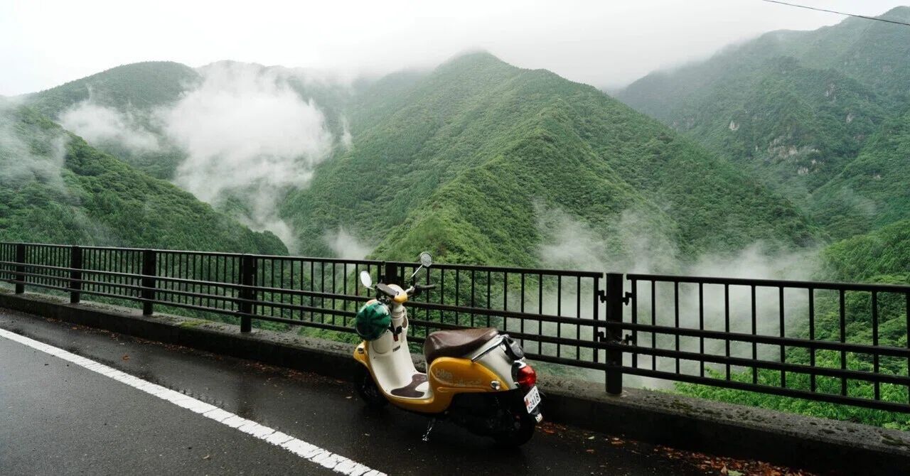 徳島🌀大歩危旅行：豪雨の中、原付バイクで一人旅してみた - Day1｜Key