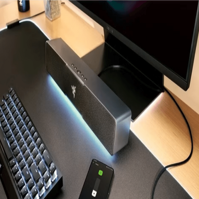 制する音】Razer Leviathan V2 X 徹底レビュー：ゲーミングデスクに