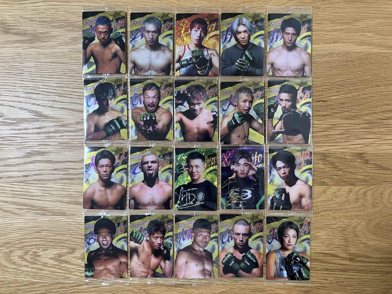 RIZIN ウエハース 1box 外箱のみ開封 Amazon.co.jp: RIZINウエハース'24 20個入りBOX (食玩) : 食品