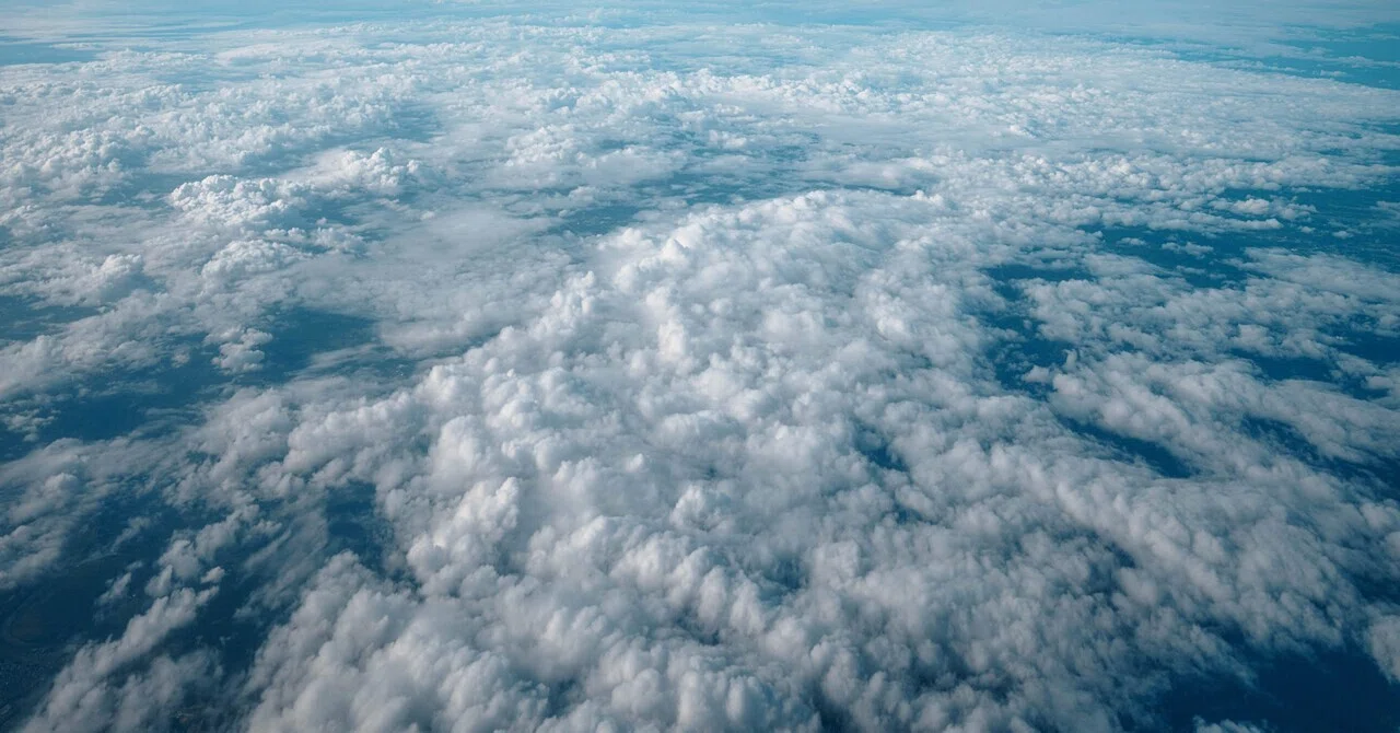 空と雲の風景写真　サイズは相談 空を撮るということ 「どこにいても、誰でも、いまだけの奇跡に
