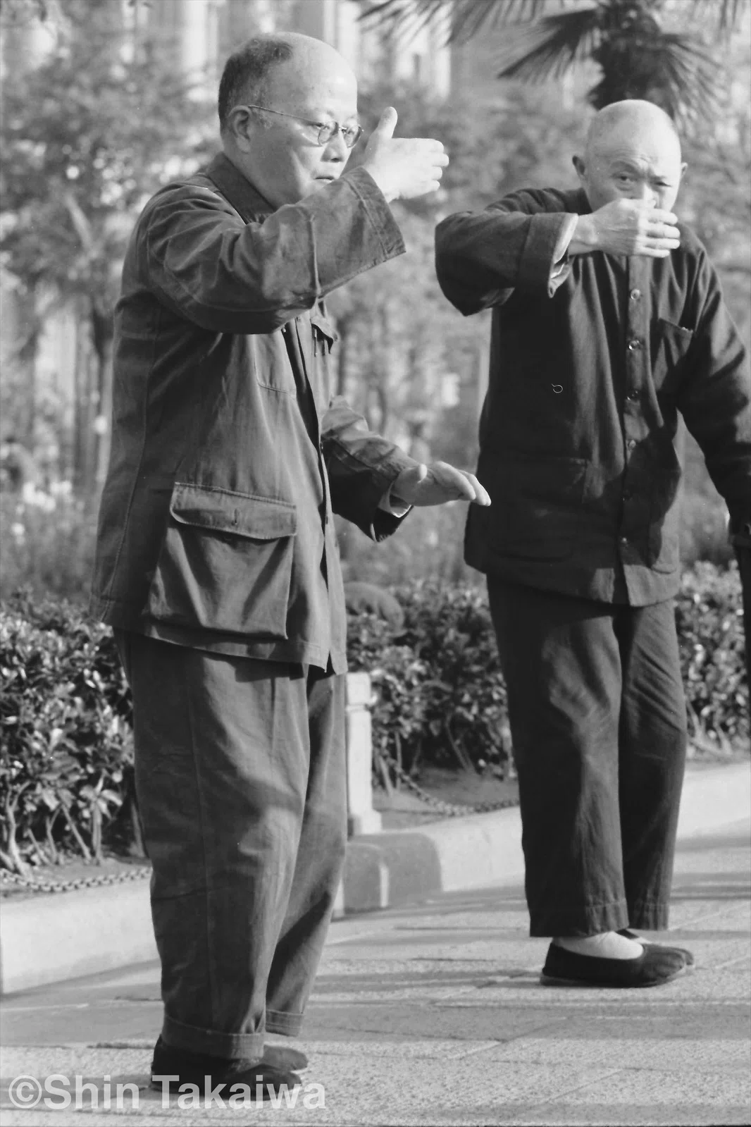 97歳の祖父が撮った、文革直前・中国 1600枚の写真を整理する