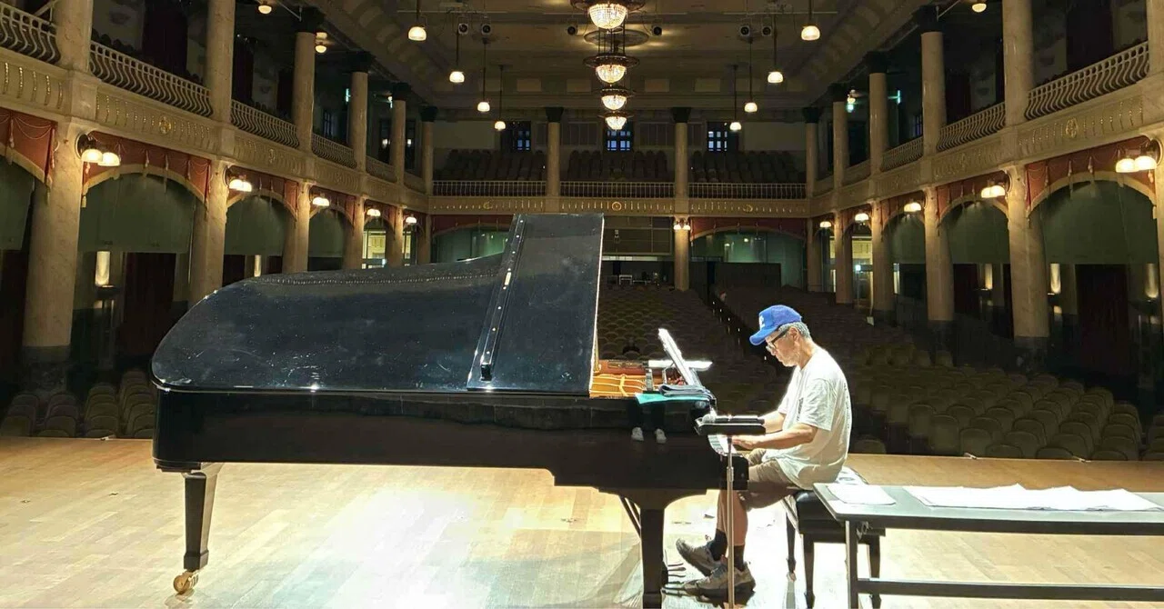 大阪中央公会堂想い出館「ピアノに会った」｜SENRI OE 大江千里