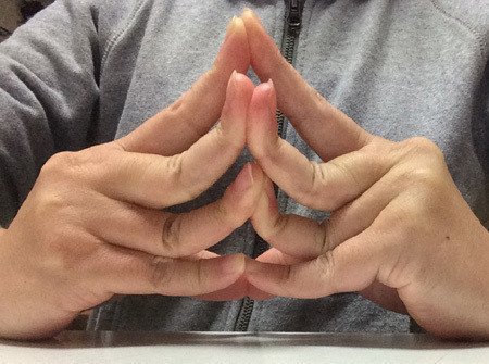 なかなか上手に撮れなかったよー 指が柔らかいのが自慢 何の役にも立たないけど おてて図鑑 鹿野がんこ Note なかなか上手に撮れなかったよー 指が柔らかいのが自慢 何の役にも立たないけど おてて図鑑 鹿野がんこ Note