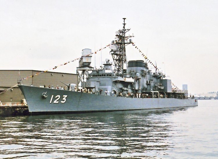 護衛艦「しらゆき」乗艦記｜前多昭彦｜note