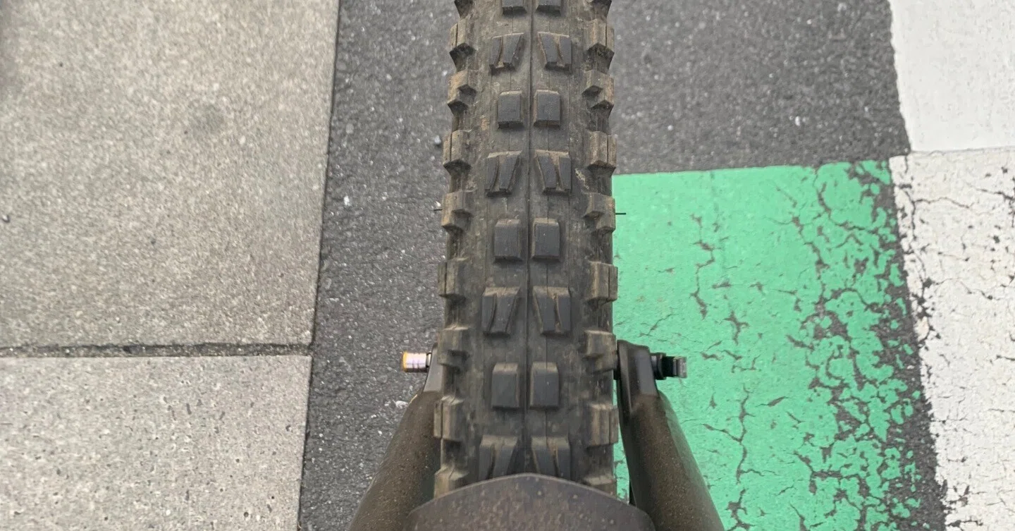 マウンテンバイクのタイヤは路面をどう捕らえているか？｜マタタビ.B.日和