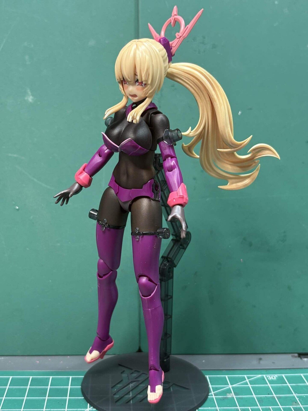 メガミデバイス 皇巫 アマテラス 日蝕を特別な模様をつけて仕上げる