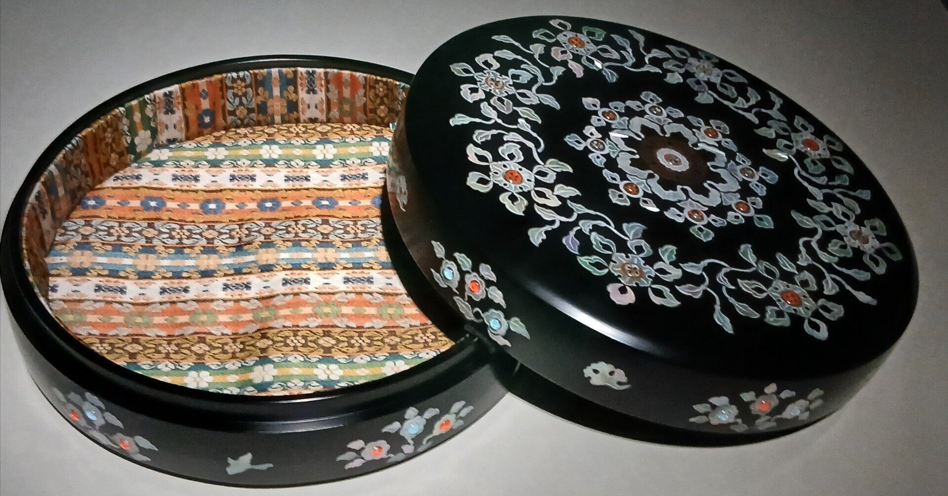 3245313: 未使用品　引箔螺鈿琵琶に絵皿模様袋帯