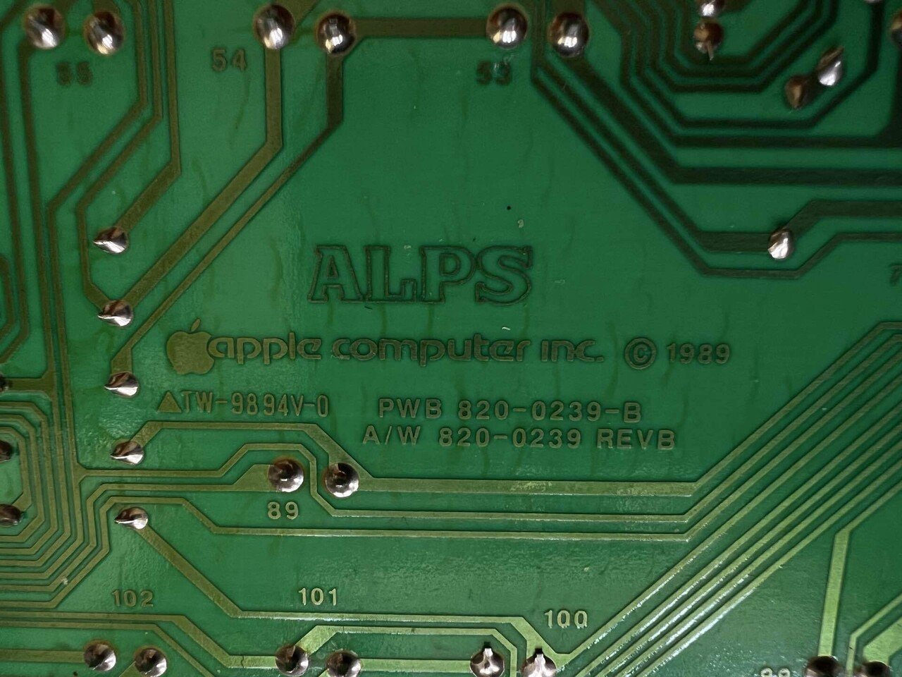 沈み込むことで、言葉が浮かぶ──Apple Extended Keyboard II Gen.1