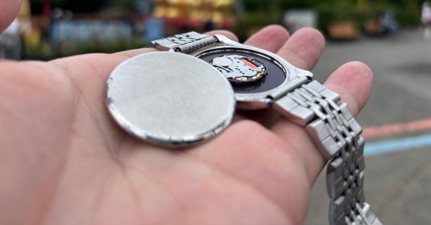 ヴィヴィアン・ウエストウッドの時計の修理・電池交換ガイド