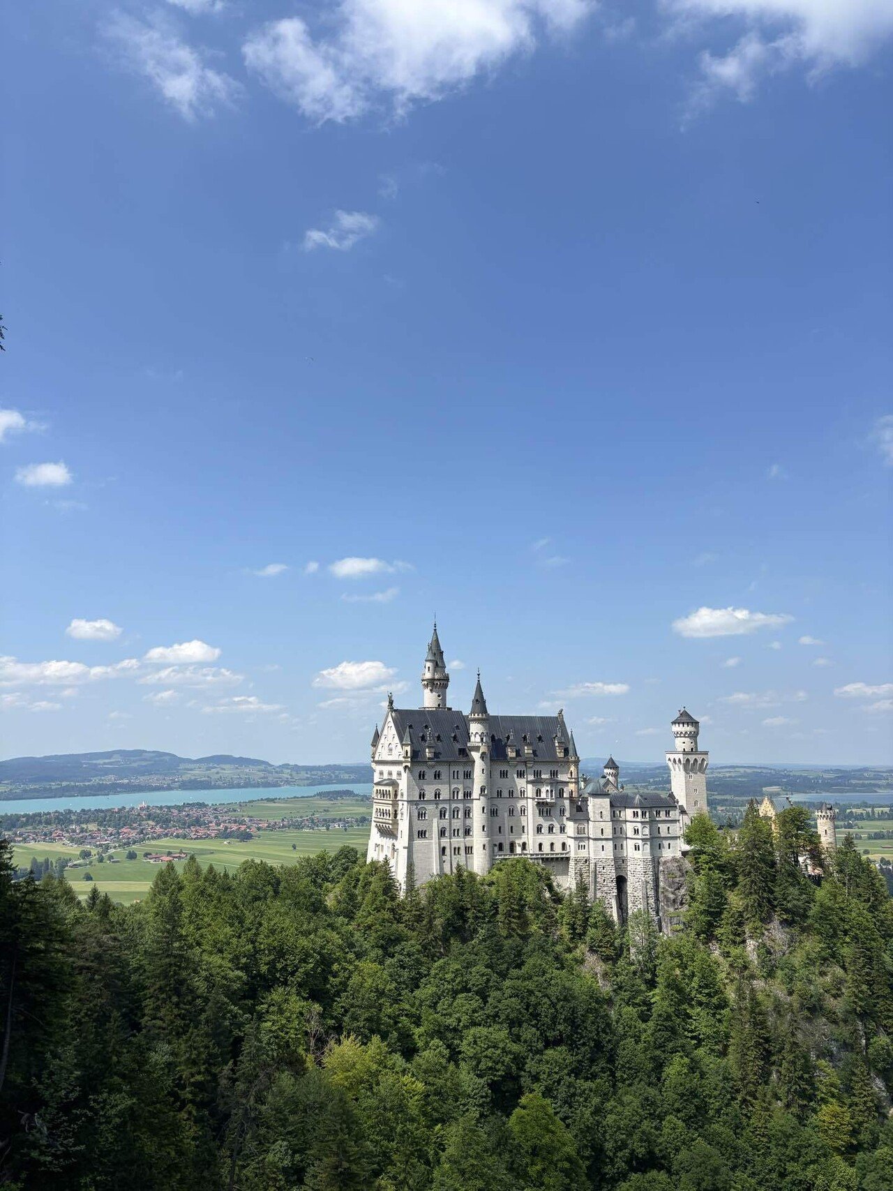 世界遺産登録】ドイツのノイシュバンシュタイン城で夢のような