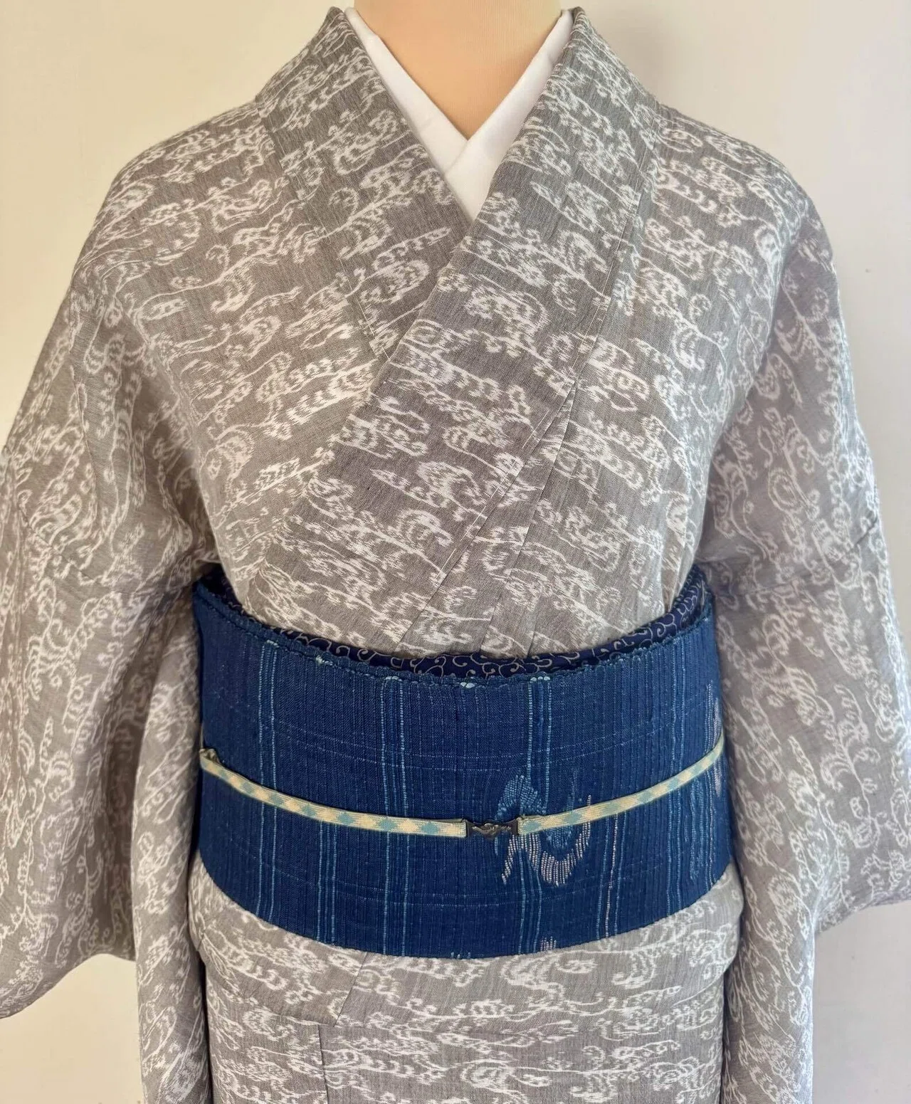 グレイに織柄小千谷縮着物｜夢吉きもの