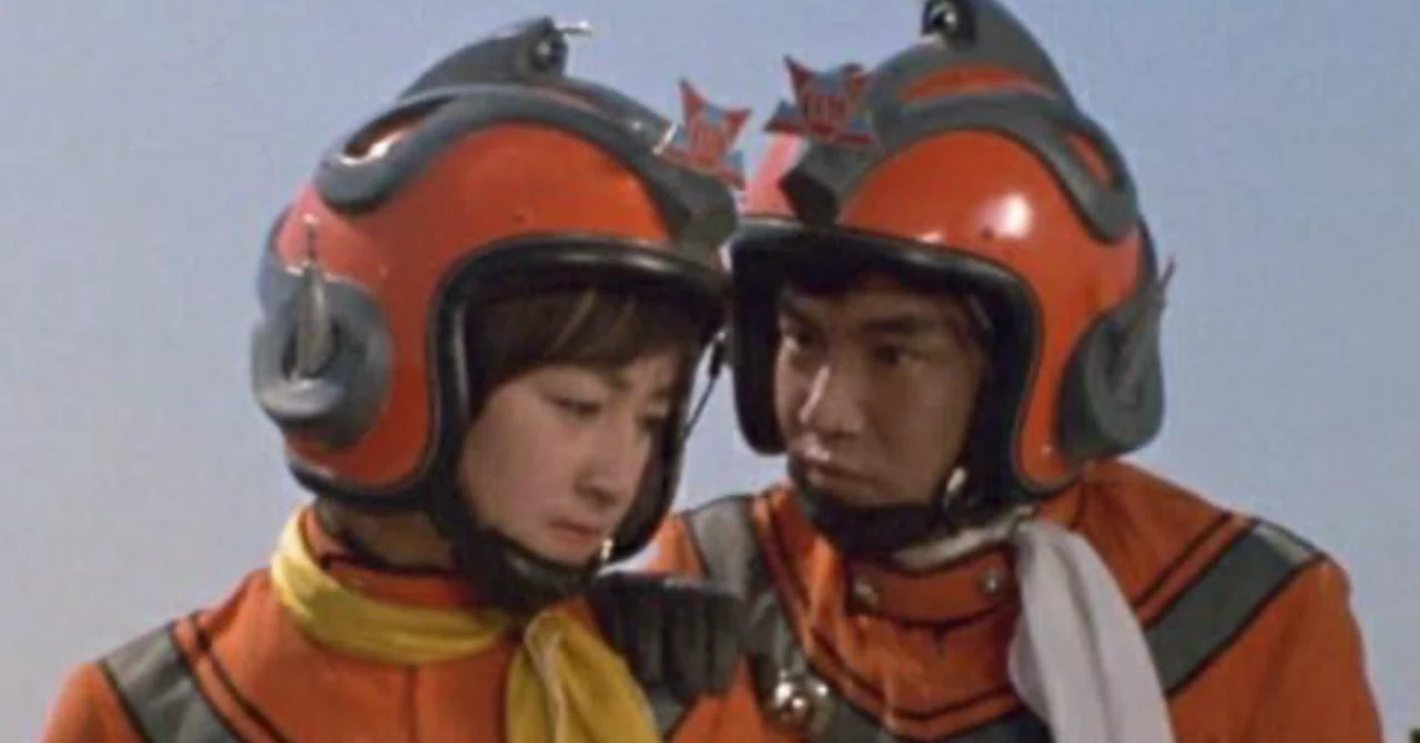 ウルトラマンA 北斗星司 / 高峰圭二 & 南夕子 / 星光子 直筆サイン色紙