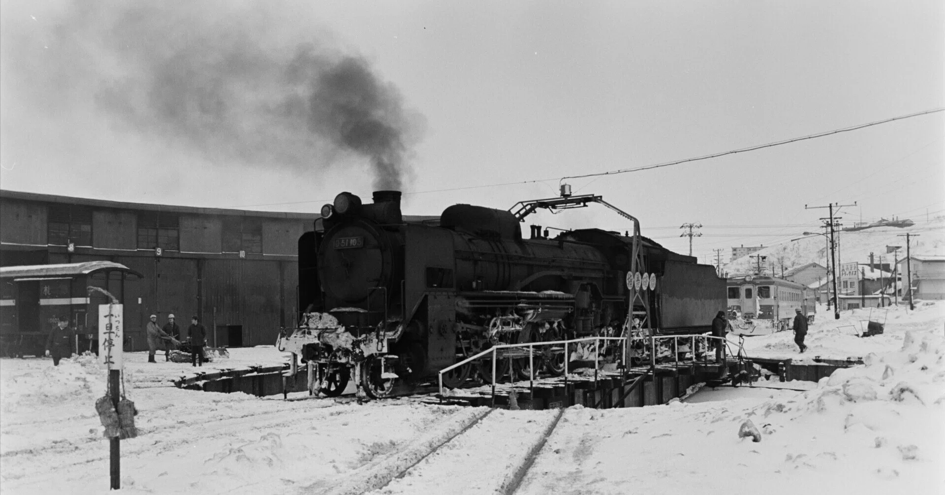 鉄道2 白黒鉄道写真 混雑した駅の電車 鉄道2 白黒鉄道写真 混雑した駅 鉄道2 白黒鉄道写真 混雑した駅の電車 鉄道2 白黒鉄道写真 混雑した駅