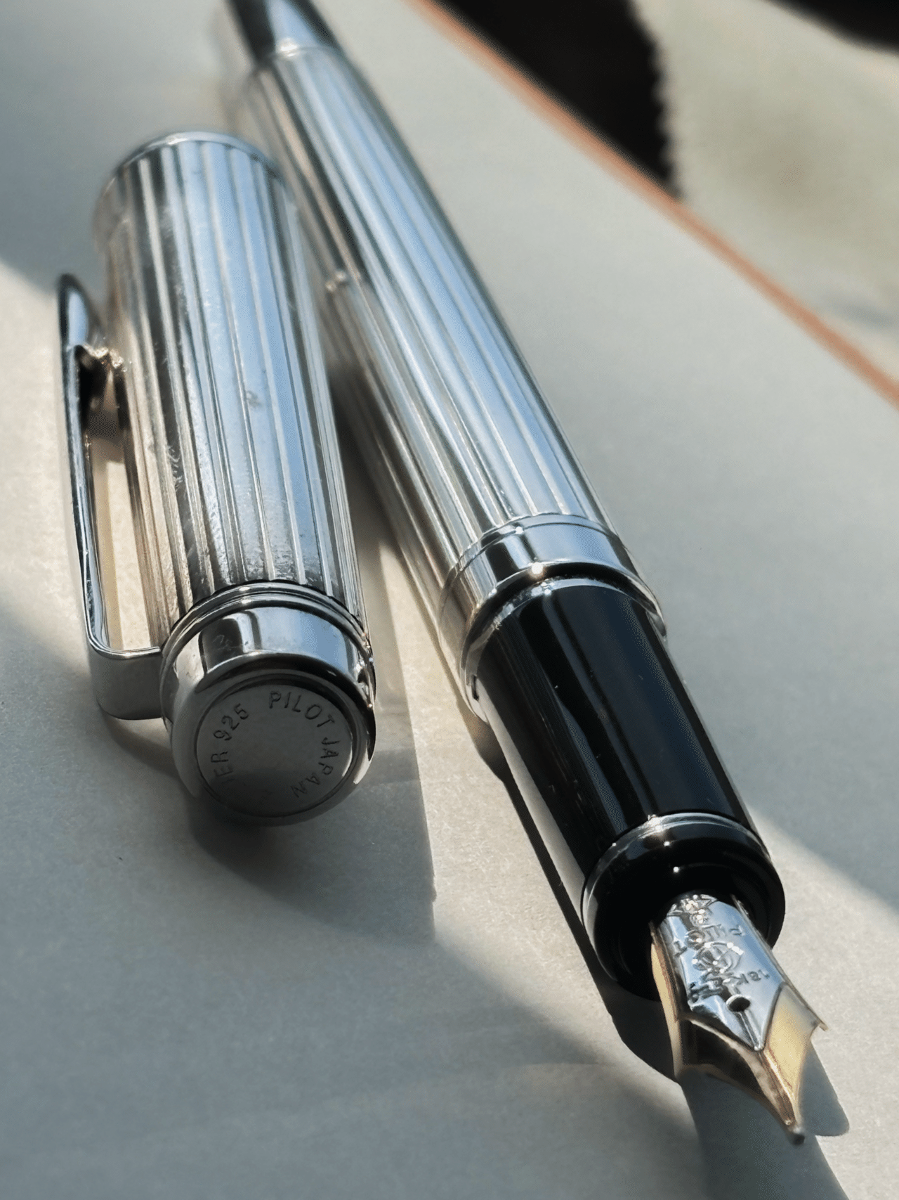 パイロット 万年筆 カスタム748 スターリングシルバー ストライプ 太字 パイロット 万年筆 カスタム748 スターリングシルバー ストライプ 太字