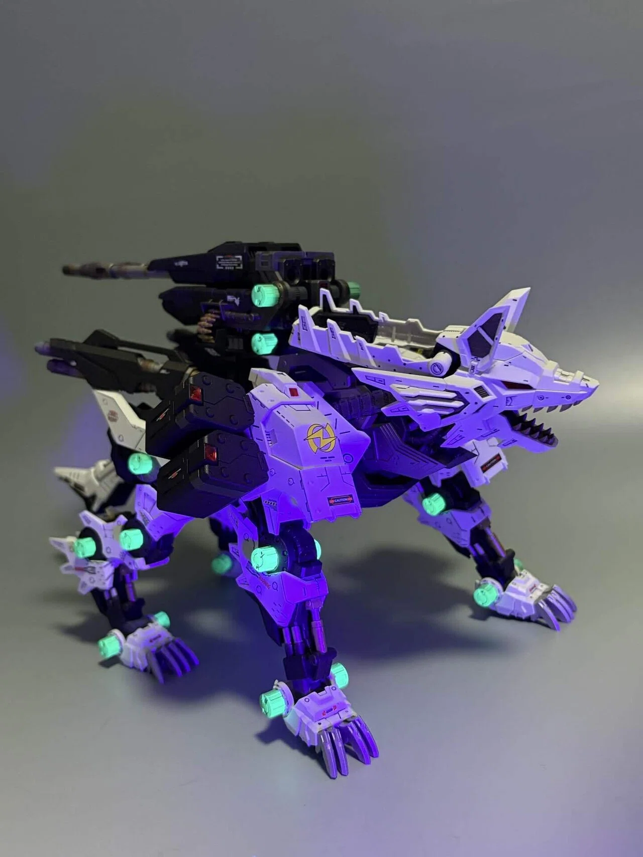 ZOIDS ケーニッヒウルフ - FZ-002 ゾイド : TOMY ゾイドジェネシス
