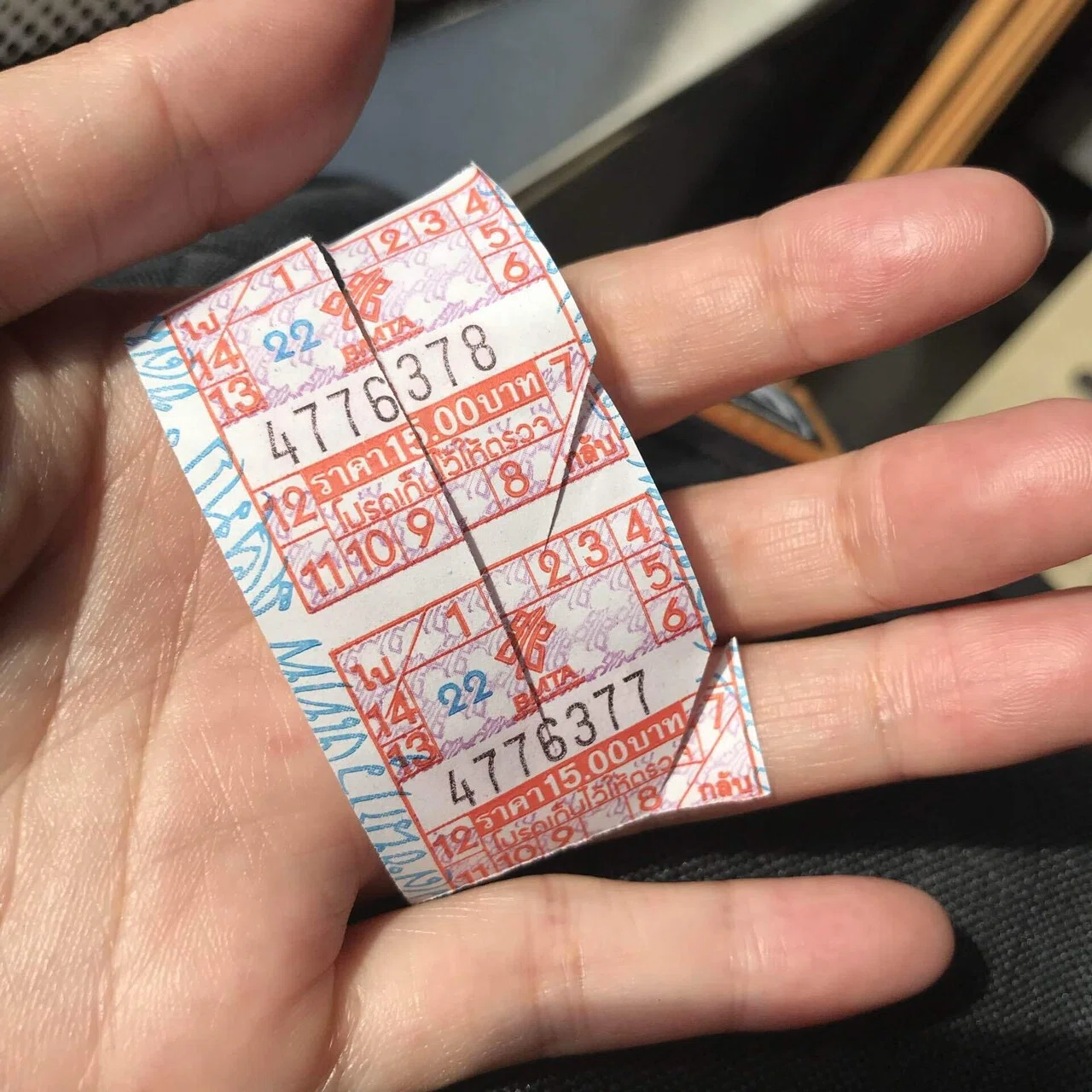 รางน้ำเทเวศร์】タイのバスの集金係が持ってる料金徴収筒を買いに行っ