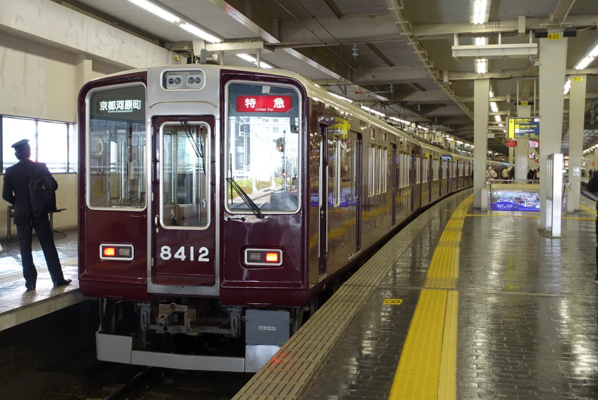 阪急京都線】8331F＋8312F｜Tau6(タウロク)