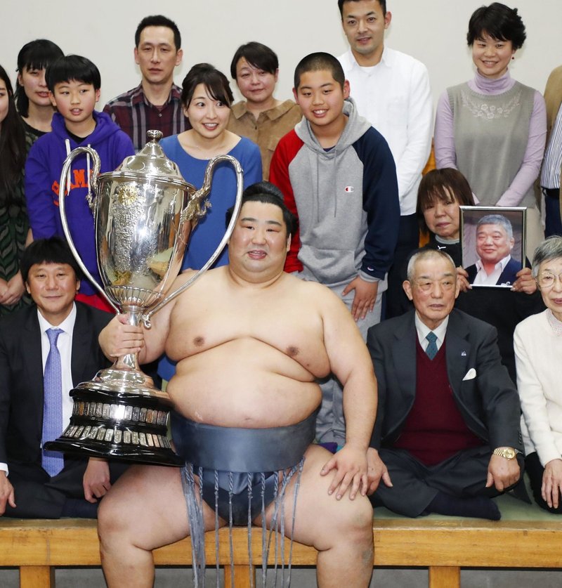 徳勝龍 元稀勢の里 相撲スペシャル対談 俺たち花のロクイチ組 文藝春秋digital 徳勝龍 元稀勢の里 相撲スペシャル対談 俺たち花のロクイチ組 文藝春秋digital