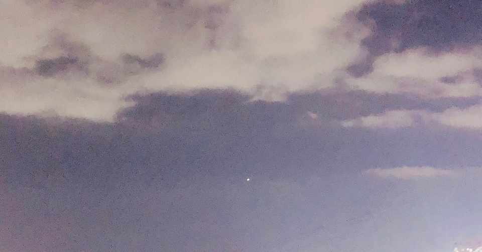 とにかく心地よかった 離れたくなかった この人だ ずっとずっと逢いたかった人だ 私がツインと出会ったとき ツインレイのかたっぽ Note