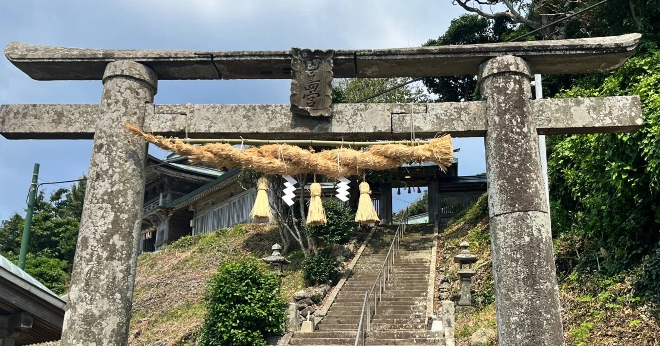 田島神社（佐賀・呼子）｜祈りの大岩と千年の鳥居、そして麦茶の