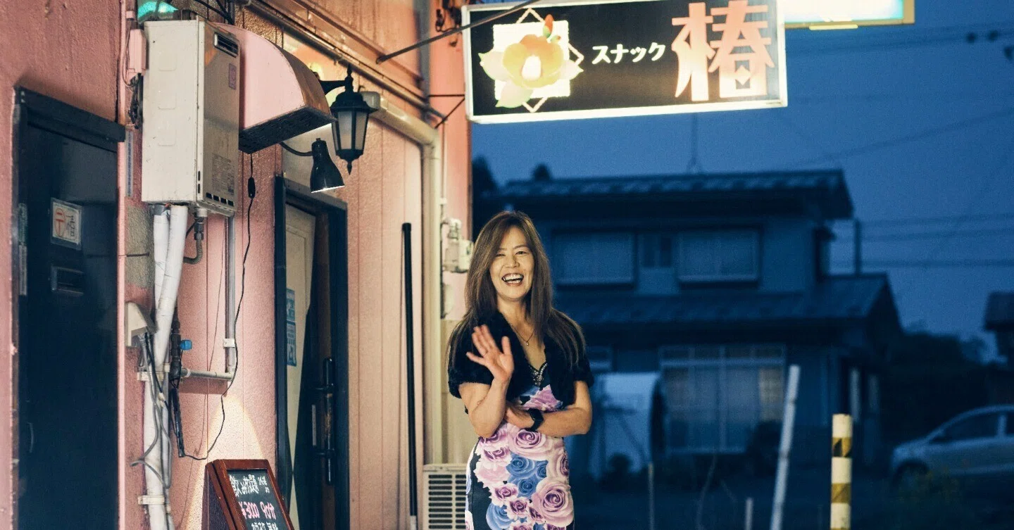 昭和レトロな路地に佇む、ちいさなスナックへ。 ＃飾らない十和田