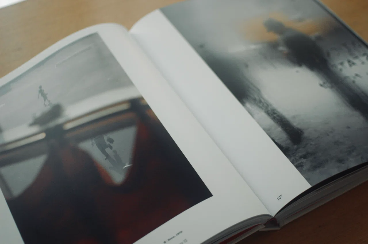 ソール・ライター（Saul Leiter）の写真集とDVD ｜ 豊かな色彩に惹か