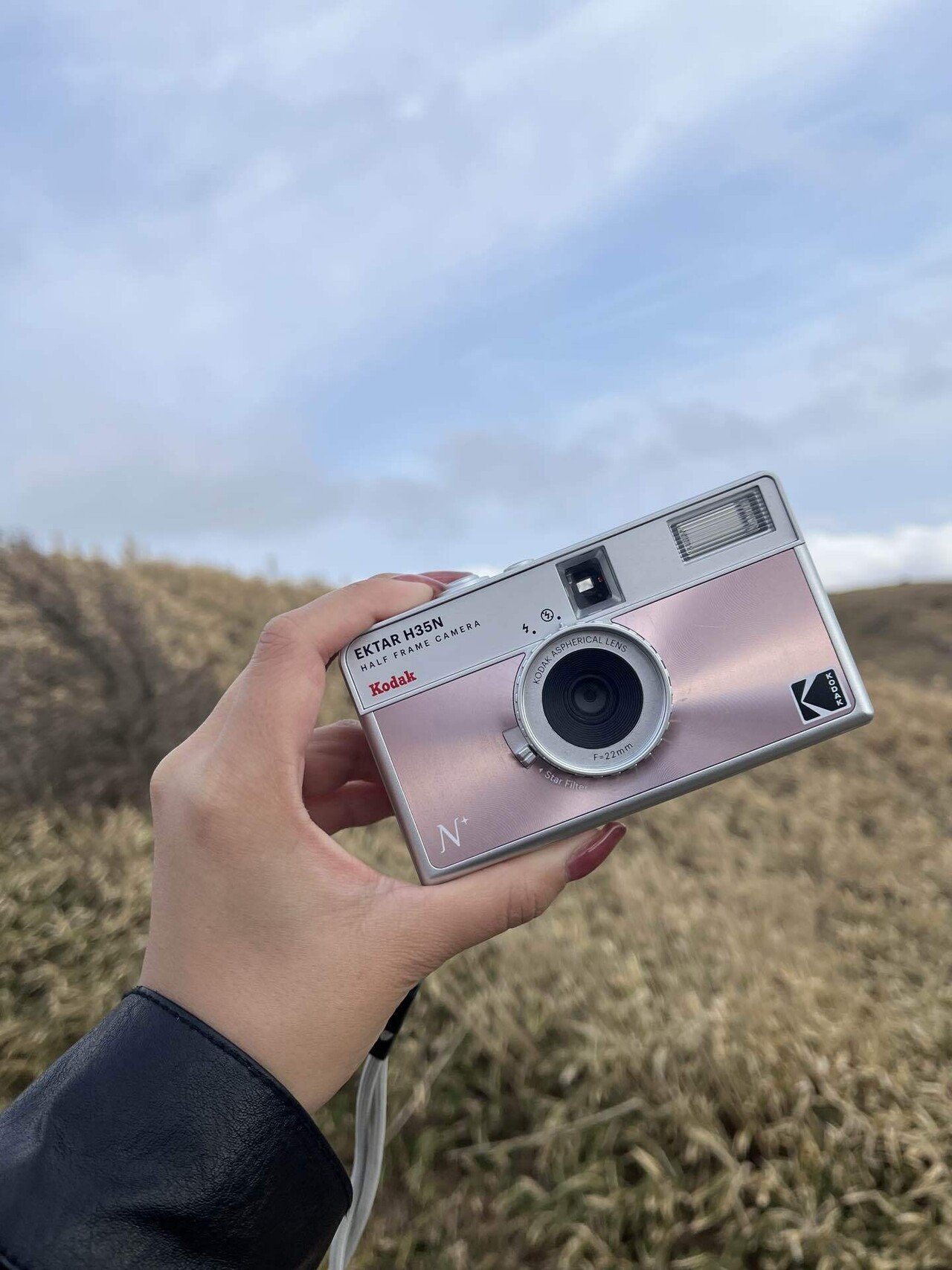 コダック フィルムカメラ ハーフフレーム EKTAR H35N ピンク RK0306 EKTAR H35N HALF FRAME [フィルムカメラ ハーフフレーム] 光沢