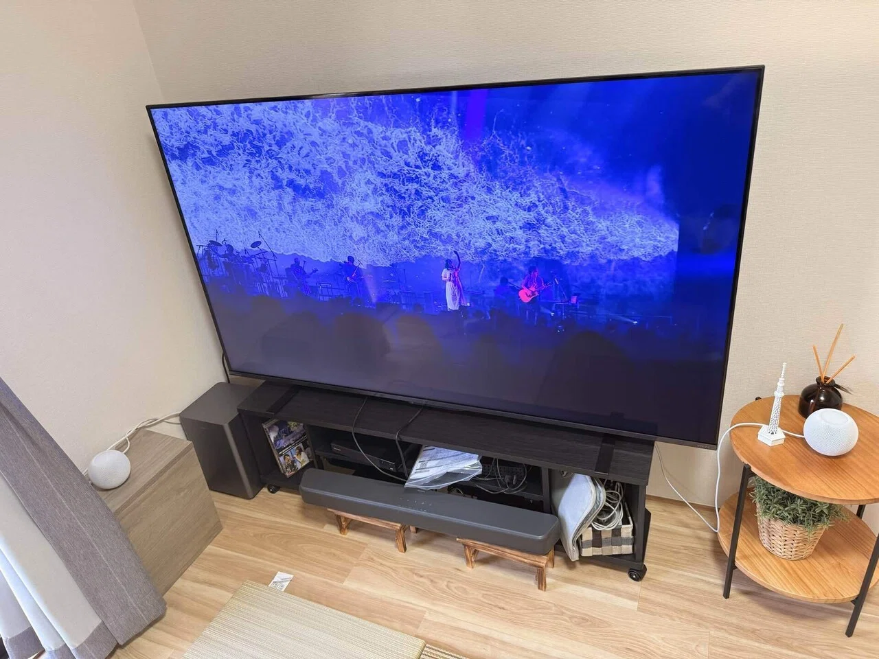 【とも】大型液晶テレビ 大型テレビを買ってしまいました おすすめの 4Kテレビ｜チャチャ丸