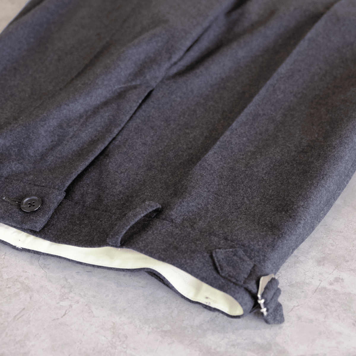 世界に一本だけのスラックス -25AWの谷吹‐｜水岡