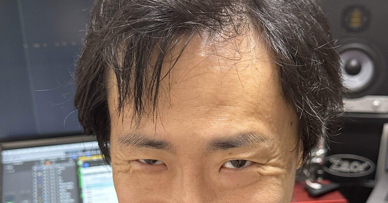 EXIT　間違いナイトプール！パリピスツール　りんたろー。兼近大樹、チェア　椅子 Amazon.co.jp: EXIT 間違いナイトプールパリピランタン りんたろ