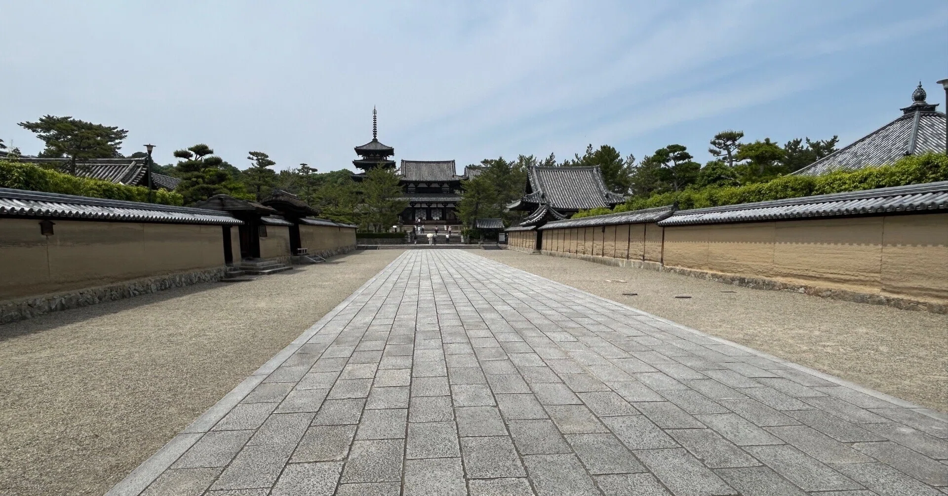 奈良見聞録5-7（法隆寺の西院伽藍と礼拝石）｜kazu_7138